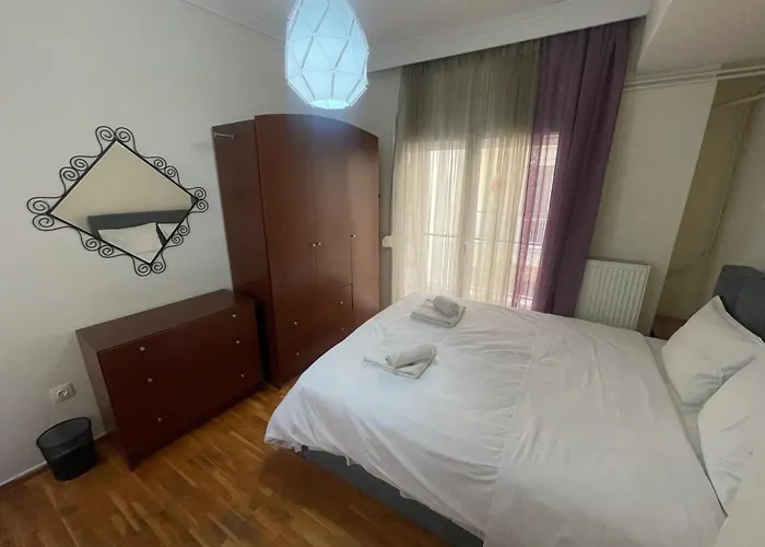Faliro Cozy Home